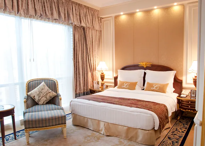 New Orient Landmark Hotel 5*