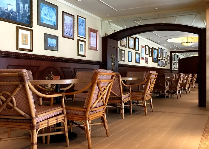 Hotel New Orient Landmark 5*