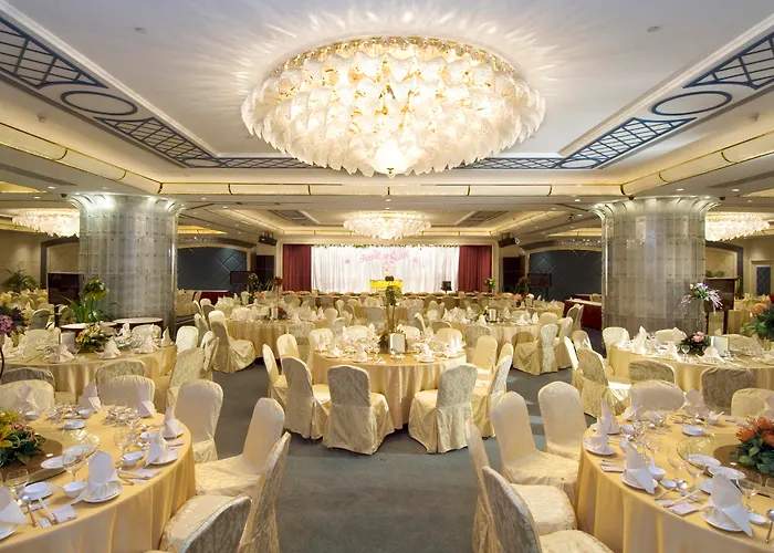 New Orient Landmark Hotel 5*