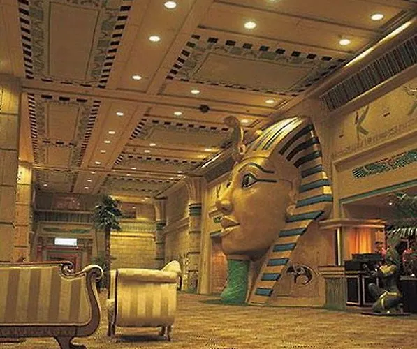 New Orient Landmark Hotel 5*
