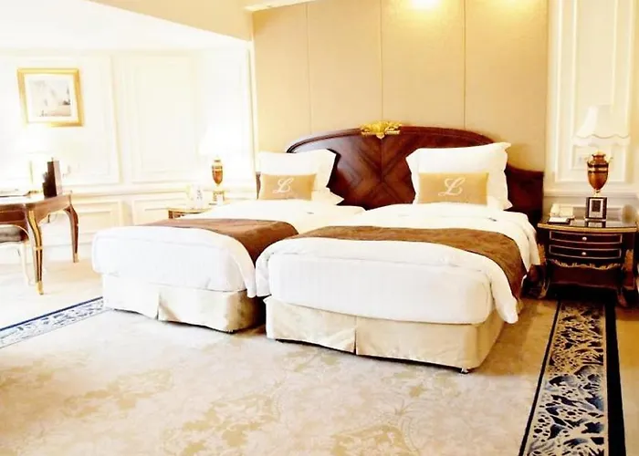 New Orient Landmark Hotel 5*