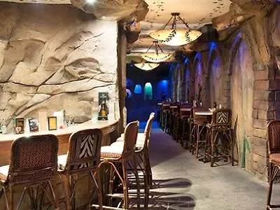 New Orient Landmark Hotel 5*